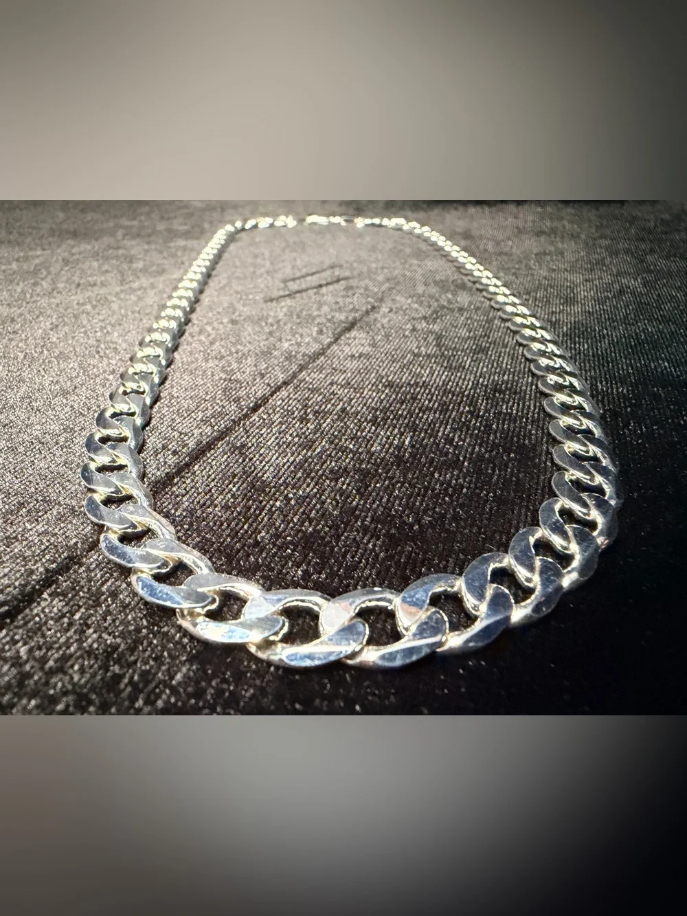 Cuban 925 Stamped Silver filled 22in 9.3MM necklace. 55.5g. Very nice piece